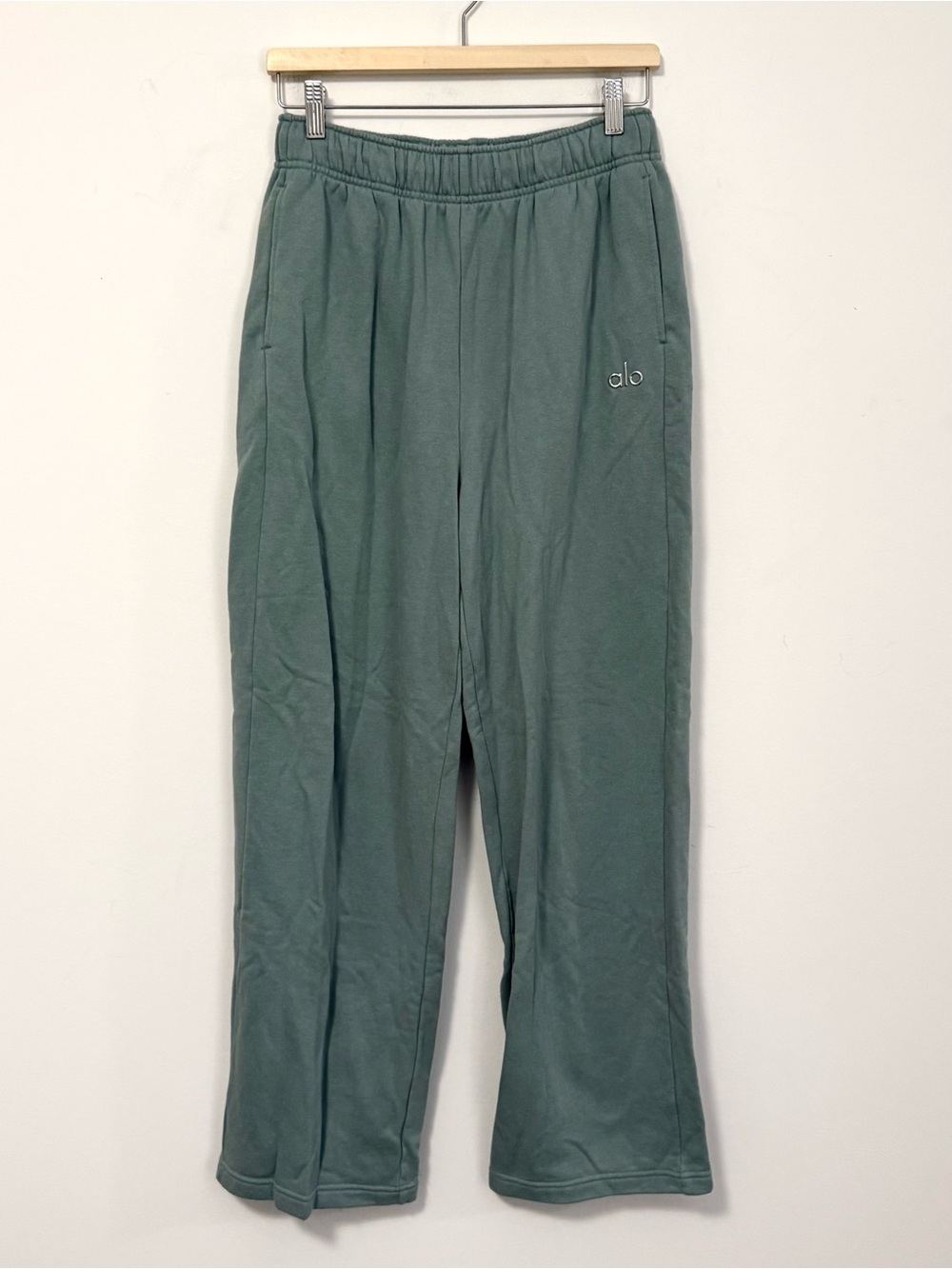 Alo Yoga Accolade Straight Leg Sweatpants S Green Lounge Athleisure